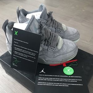 Air Jordan 4 KAWS